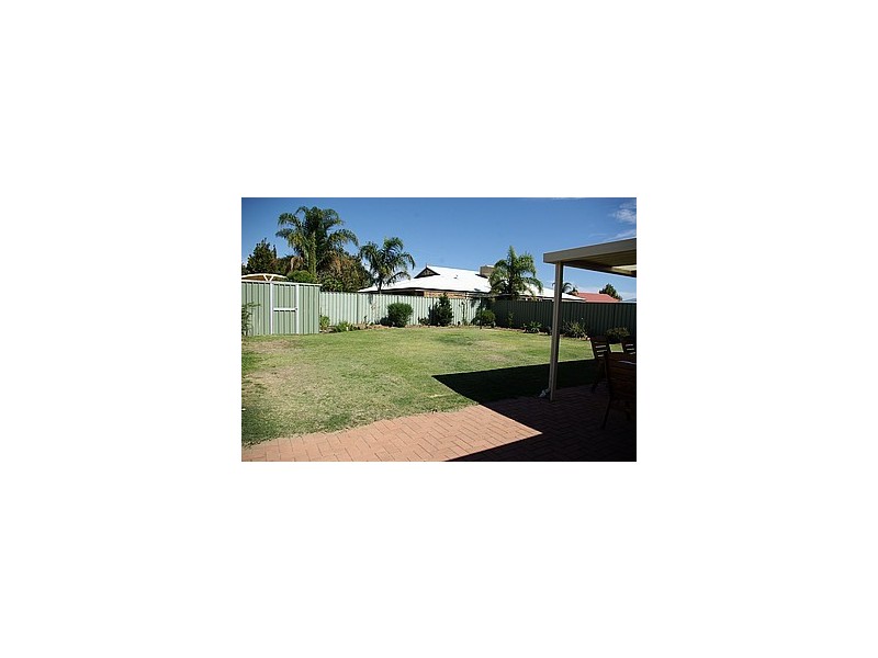 8 Hedges Retreat, Atwell WA 6164