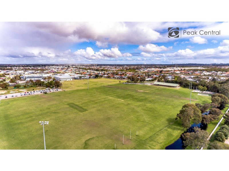 18 Wah Court, Atwell WA 6164