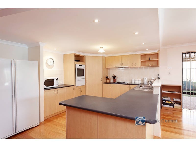 8 Pindan Elbow, Atwell WA 6164