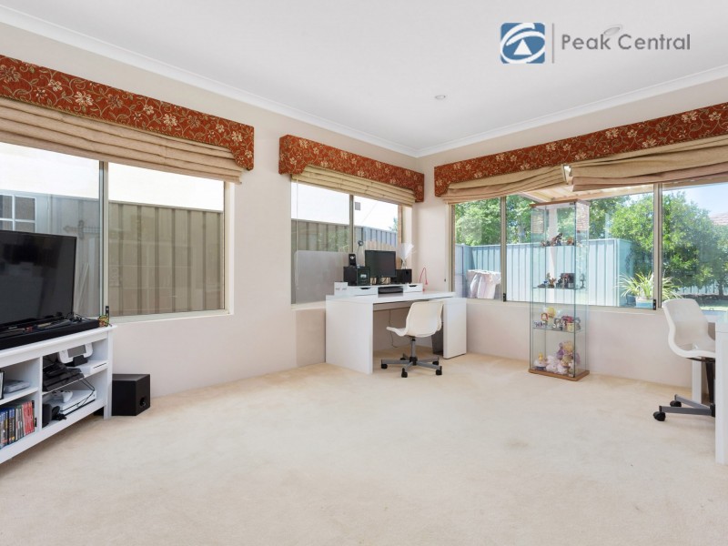 1 Kennack Vista, Atwell WA 6164