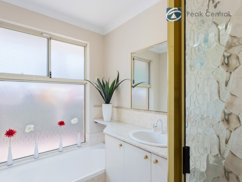 1 Kennack Vista, Atwell WA 6164