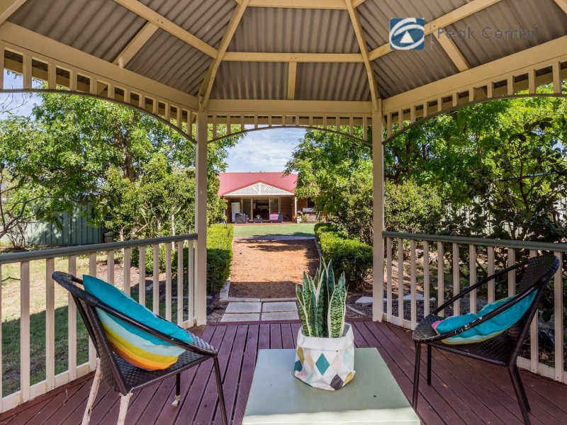 18 Woolmore Cross, Atwell WA 6164