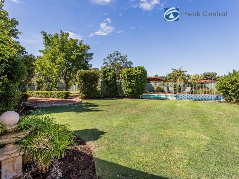 18 Woolmore Cross, Atwell WA 6164