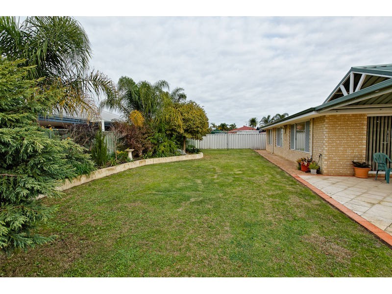 26 Lombe Gardens, Atwell WA 6164