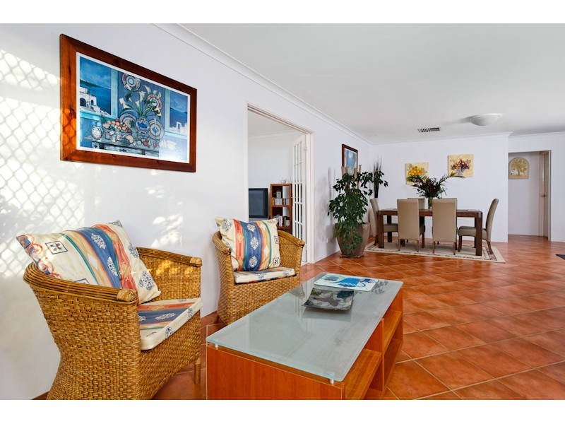 26 Lombe Gardens, Atwell WA 6164