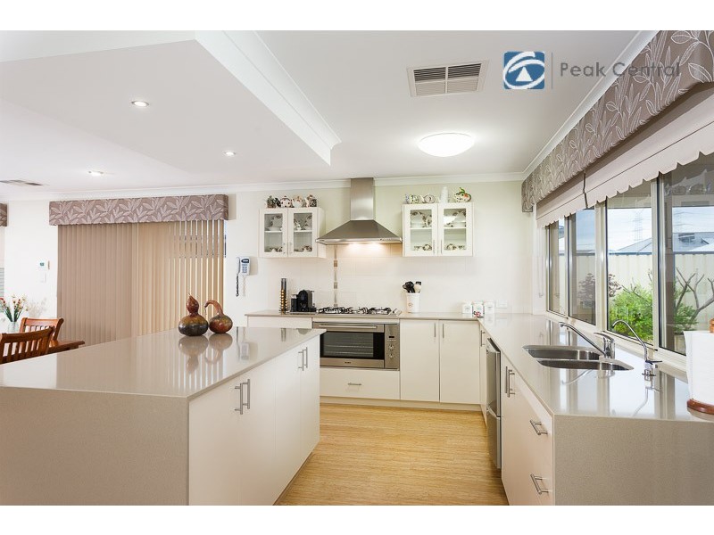 16 St Joseph Fairway, Success WA 6164