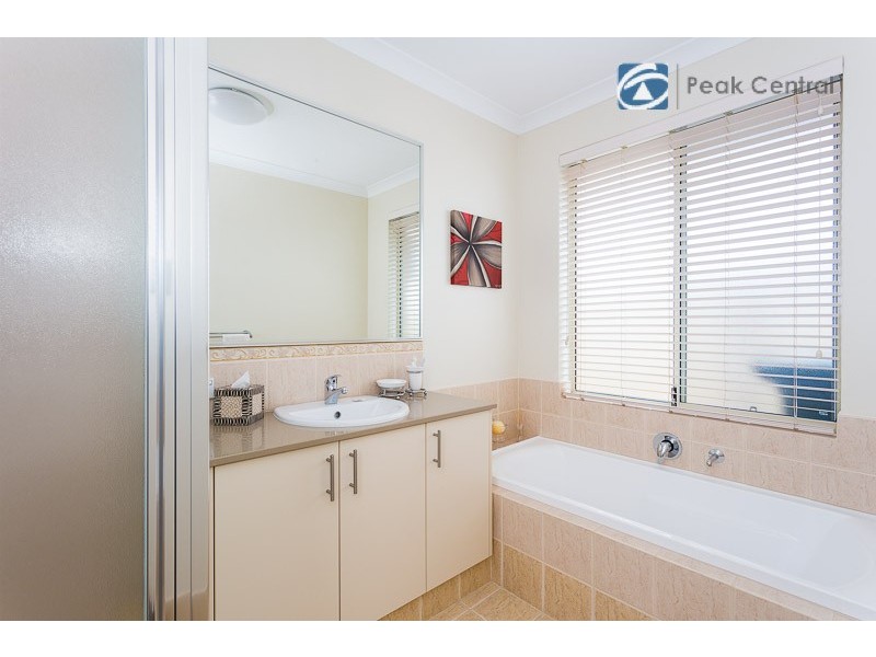 16 St Joseph Fairway, Success WA 6164