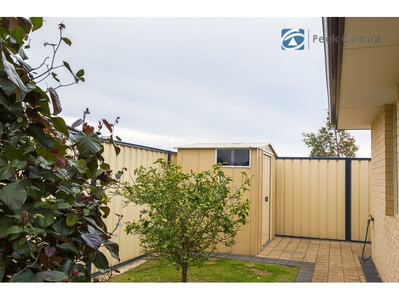 16 St Joseph Fairway, Success WA 6164