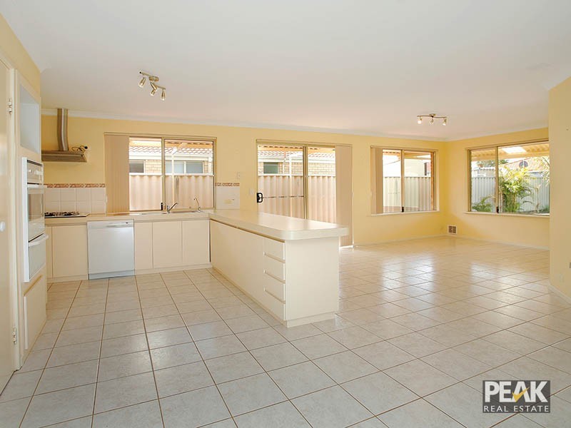 13 Tourner Retreat, Atwell WA 6164