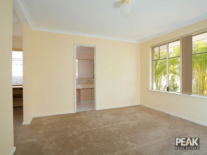 13 Tourner Retreat, Atwell WA 6164