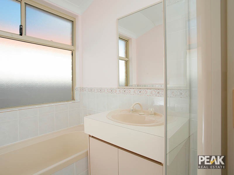 13 Tourner Retreat, Atwell WA 6164