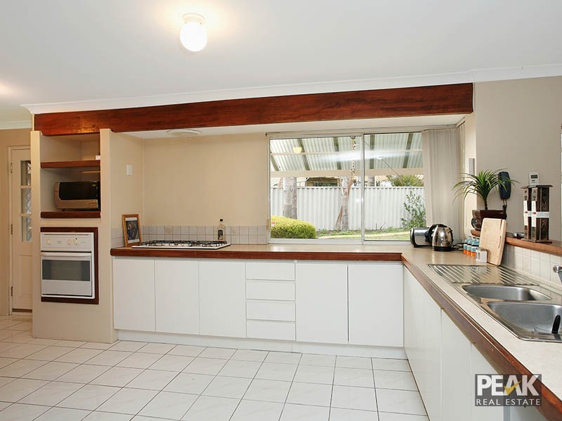 10 Marie Court, Atwell WA 6164