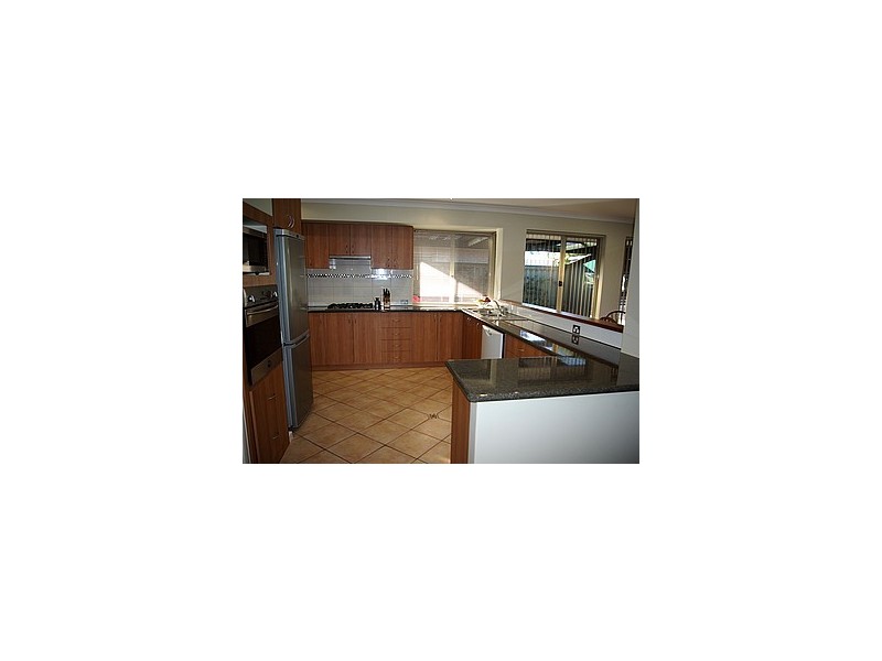 17 Mayhew Cross, Atwell WA 6164