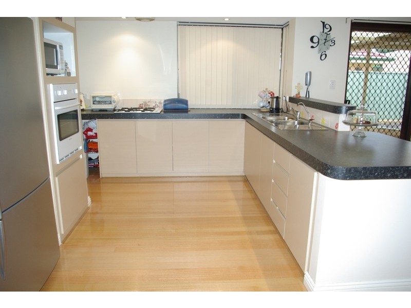 5 Strand Close, Atwell WA 6164