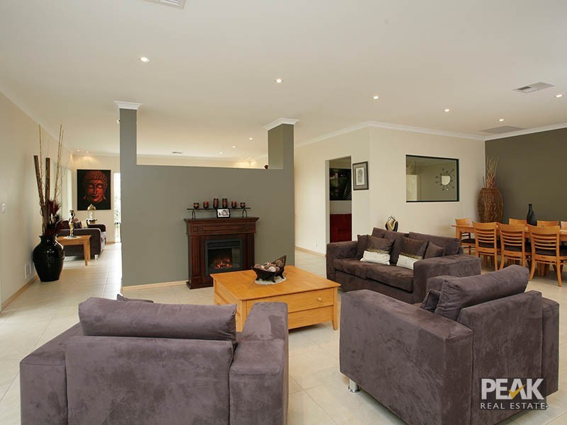 125  Aurora Drive, Atwell WA 6164