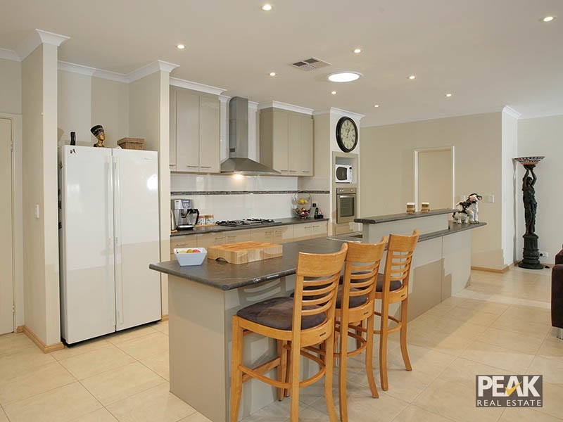 125  Aurora Drive, Atwell WA 6164
