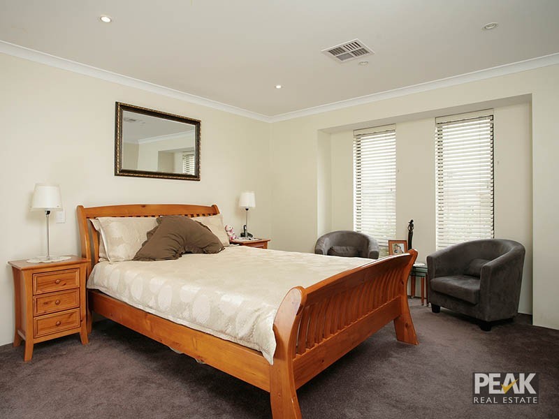 125  Aurora Drive, Atwell WA 6164
