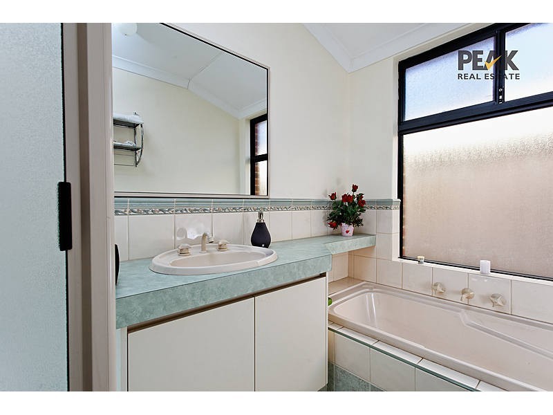 12 Hawkesbury Retreat, Atwell WA 6164