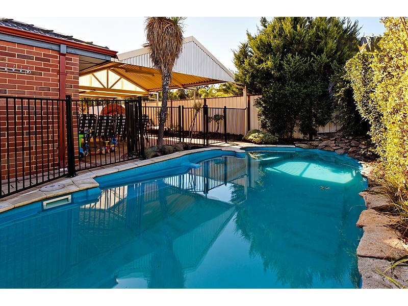 12 Hawkesbury Retreat, Atwell WA 6164