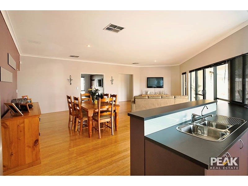 18 Patchouli Circuit, Atwell WA 6164