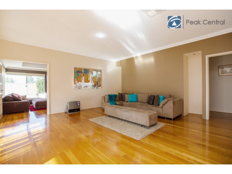 18 Tranquil Gardens, Atwell WA 6164