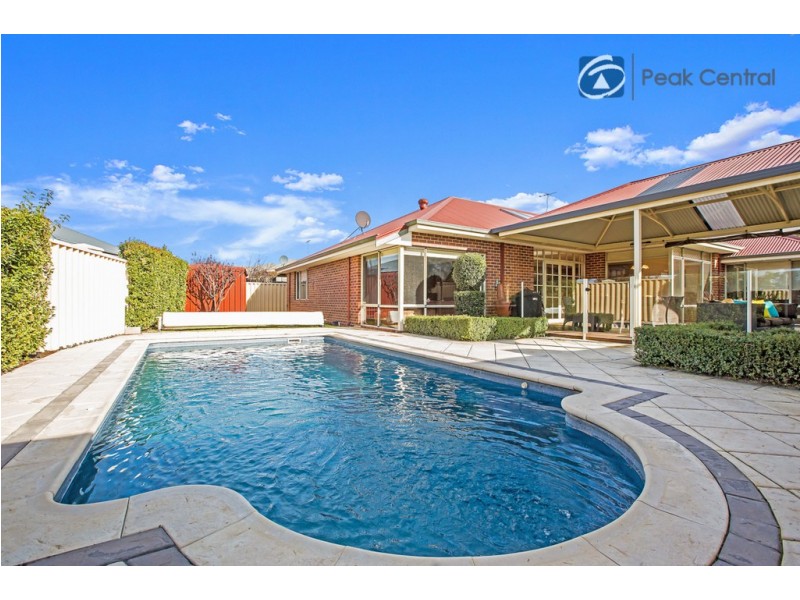 18 Tranquil Gardens, Atwell WA 6164