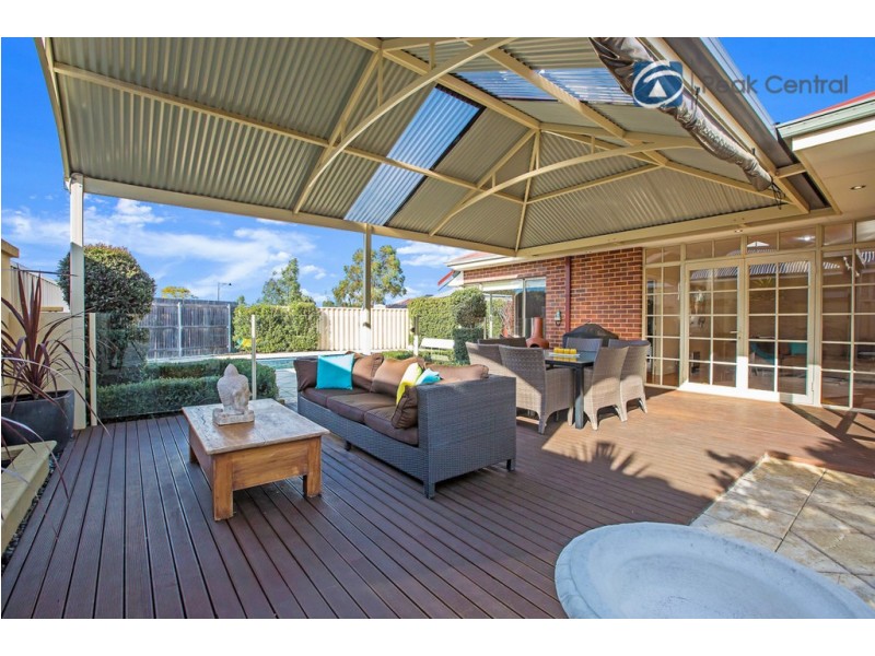 18 Tranquil Gardens, Atwell WA 6164