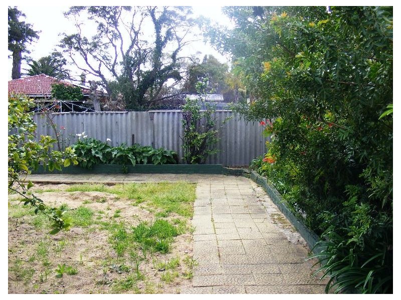 10 Columbia Close, Rockingham WA 6168