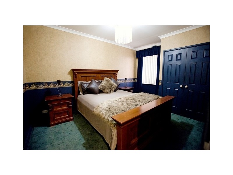 5 Ellery Court, Success WA 6164