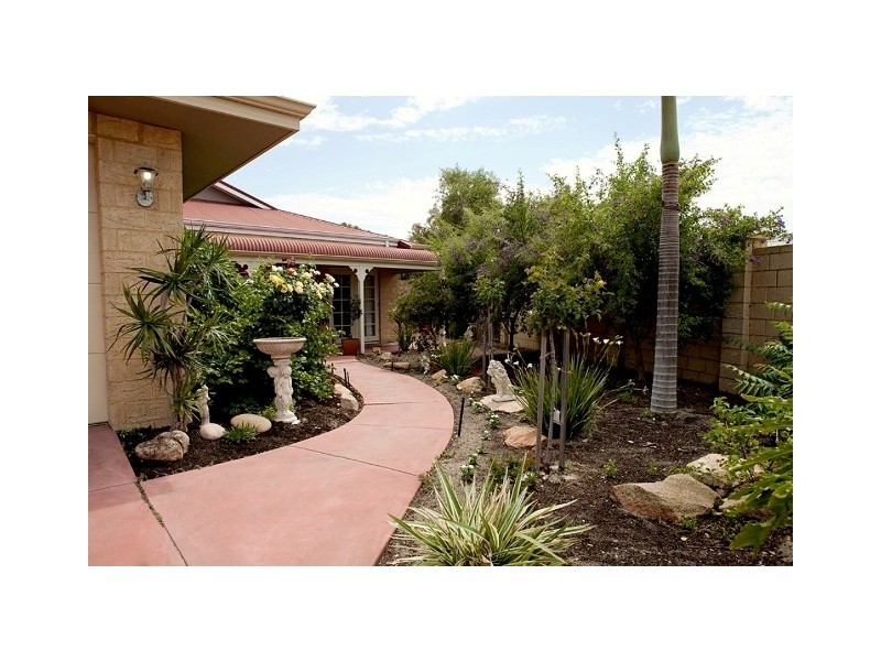 5 Ellery Court, Success WA 6164