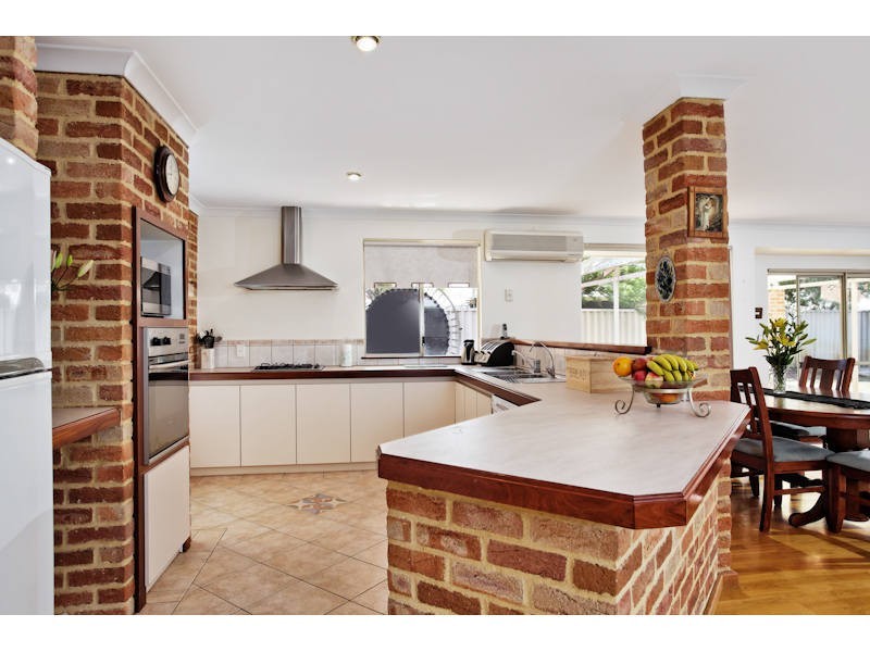 15 Folland Parade, Atwell WA 6164