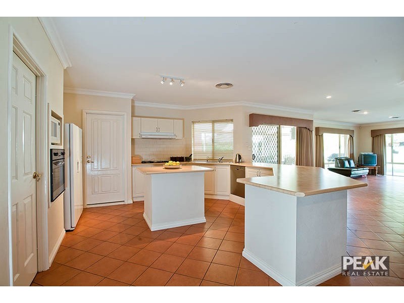 7 Calder Way, Atwell WA 6164