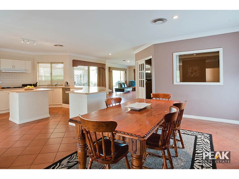 7 Calder Way, Atwell WA 6164