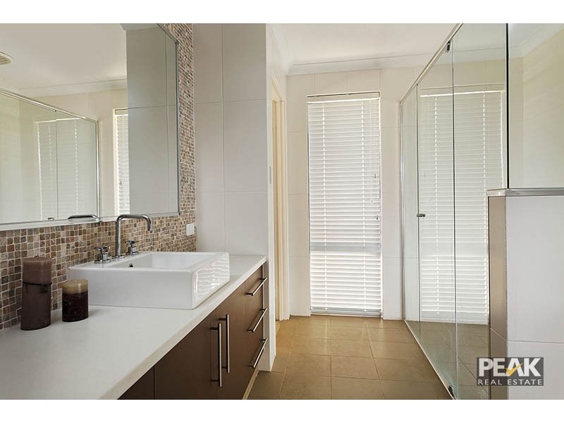 4 Vetiver Link, Atwell WA 6164