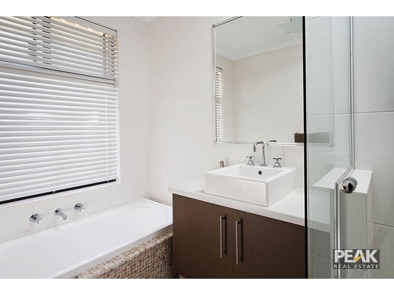 4 Vetiver Link, Atwell WA 6164