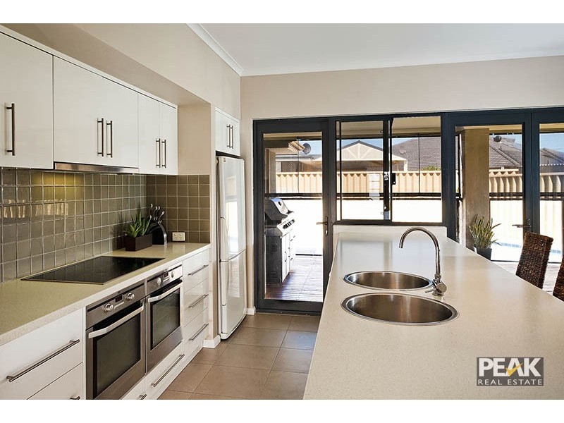 4 Vetiver Link, Atwell WA 6164