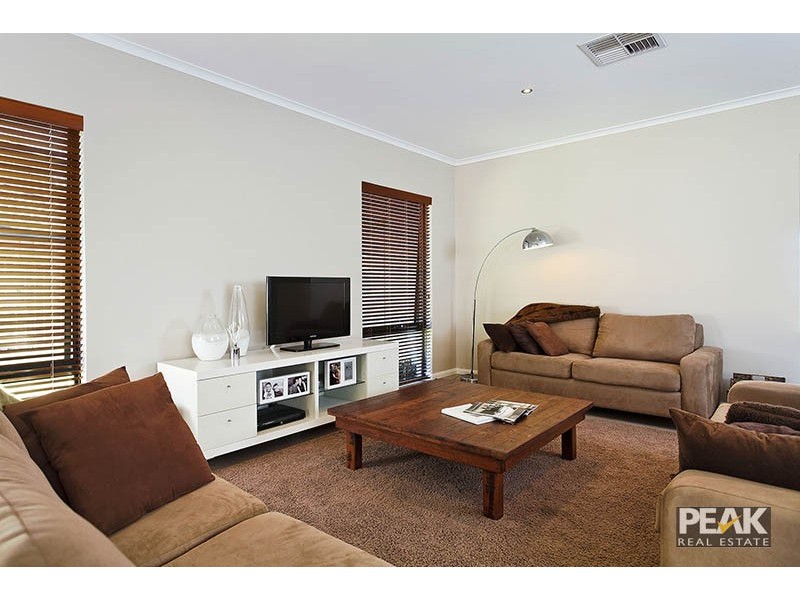 4 Vetiver Link, Atwell WA 6164