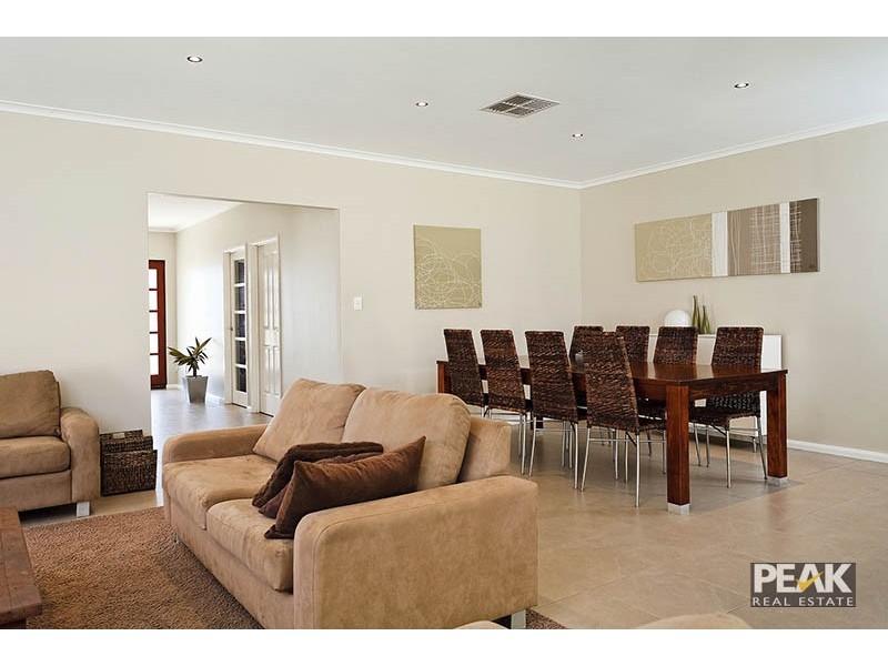 4 Vetiver Link, Atwell WA 6164