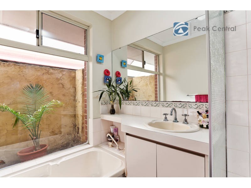 5 Folland Parade, Atwell WA 6164