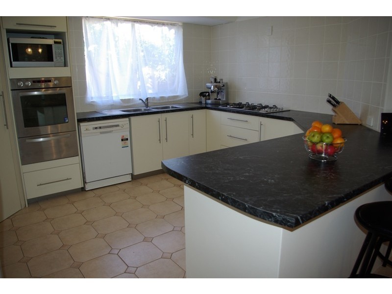 4 Hayton Mews, Atwell WA 6164