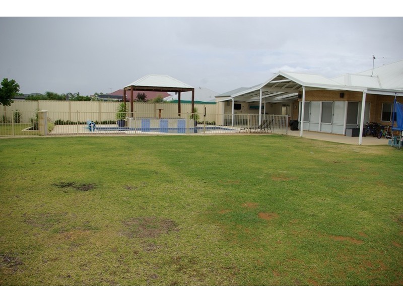 285 Tapper Road, Atwell WA 6164