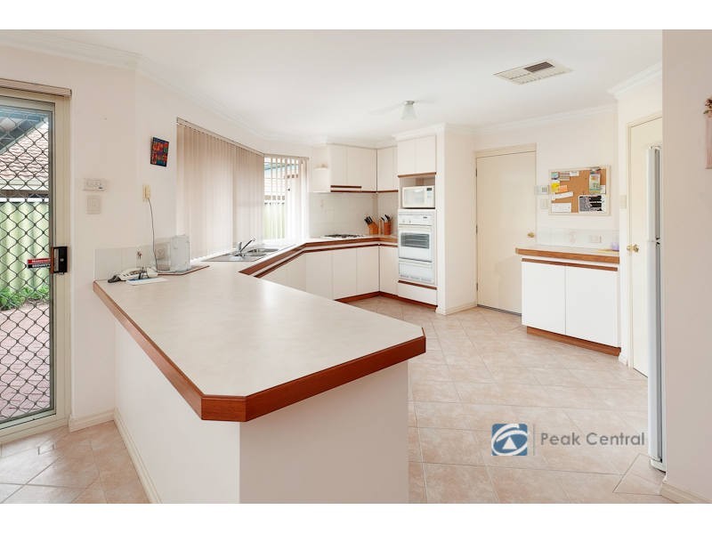 17 Jenkin Mews, Atwell WA 6164