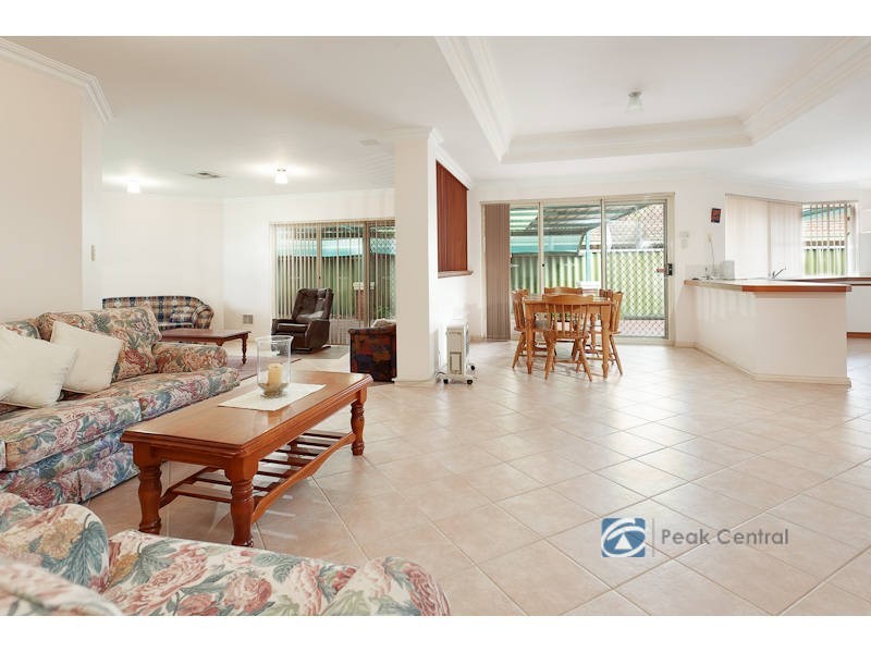 17 Jenkin Mews, Atwell WA 6164