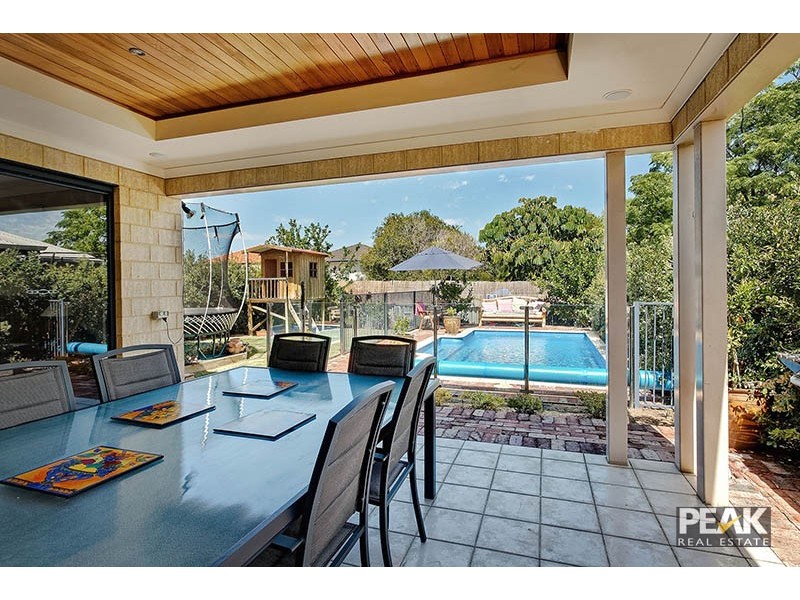 32a Strickland Road, Ardross WA 6153