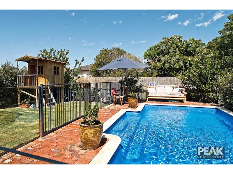 32a Strickland Road, Ardross WA 6153