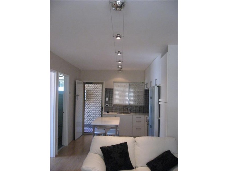 23/303 Harbourne Street, Glendalough WA 6016