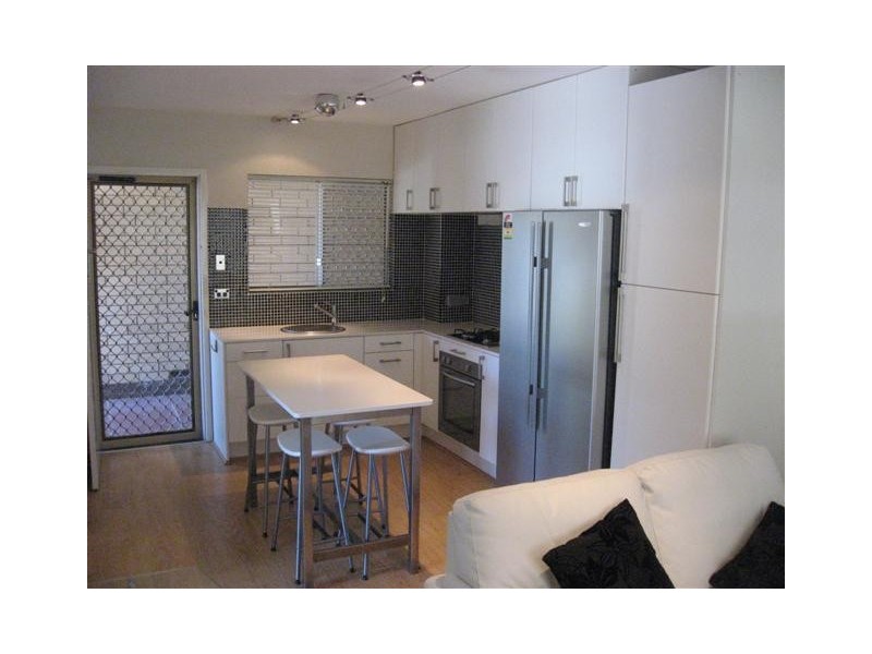 23/303 Harbourne Street, Glendalough WA 6016