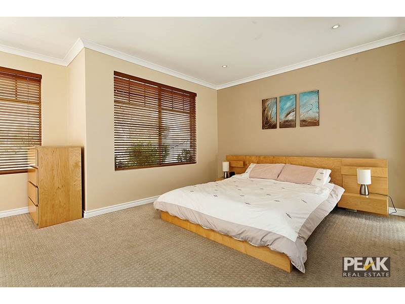 17  Connolly Mews, Atwell WA 6164