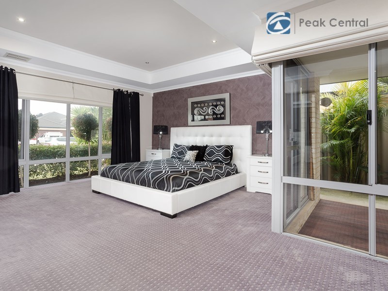 132 Aurora Drive, Atwell WA 6164