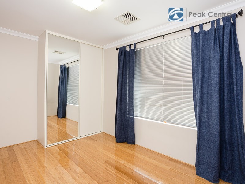 132 Aurora Drive, Atwell WA 6164